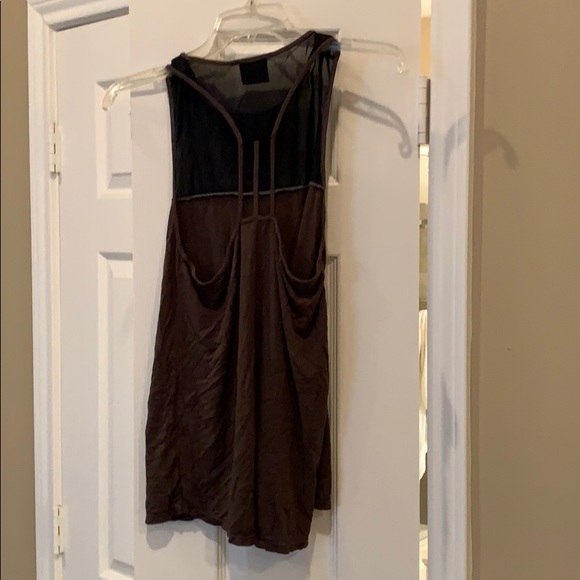 Workout top - Picture 2 of 2